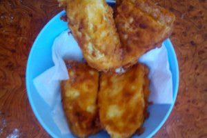 Dovlecei umpluti cu cascaval pane pe pat de cus-cus cu legume