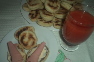 Turtite cu branza si chimen la tigaie