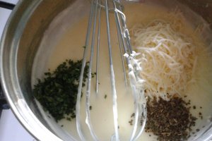 Rulade din foi de lasagna cu ficatei de pui