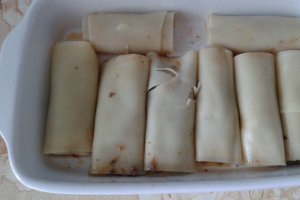 Rulade din foi de lasagna cu ficatei de pui