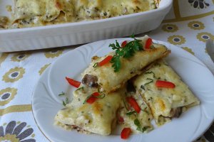 Rulade din foi de lasagna cu ficatei de pui