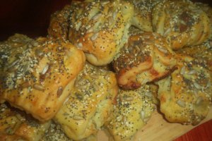 Placinte cu branza si marar la cuptor