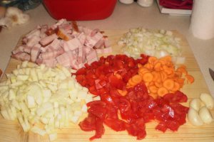 Ciorba de pastai cu sunca taraneasca si tarhon