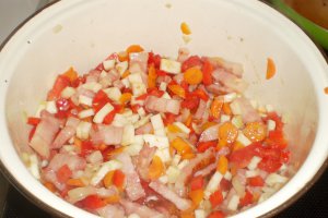 Ciorba de pastai cu sunca taraneasca si tarhon