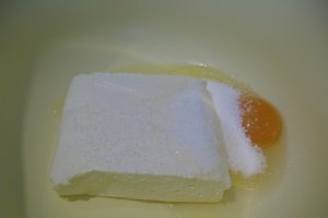 Tarta cu branza si visine