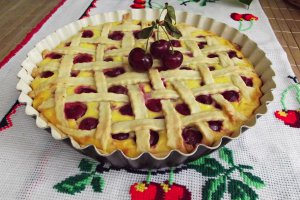 Tarta cu branza si visine