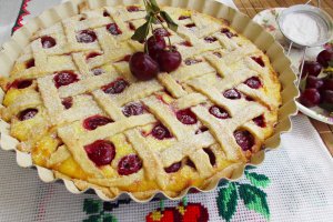 Tarta cu branza si visine