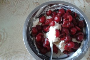 Prajitura cu visine si branza