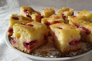 Prajitura cu visine si branza