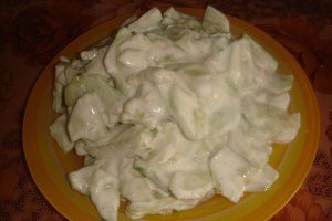 Salata de castraveti cu iaurt