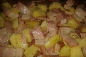 Cartofi cu bacon si cascaval