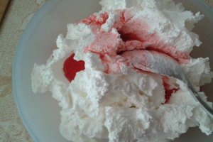 Prajitura cu crema de ciocolata si visine