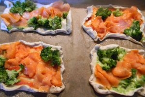 Felii cu somon afumat si broccoli