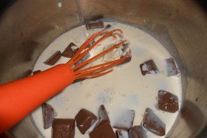 Tort cu ciocolata,mascarpone si banane