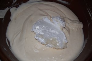 Cheesecake cu jeleu de caise