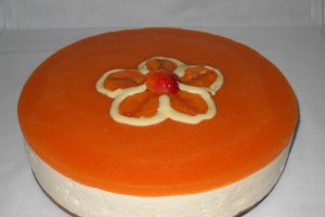 Cheesecake cu jeleu de caise