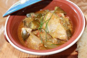 Mancare de castraveti murati cu carne de porc