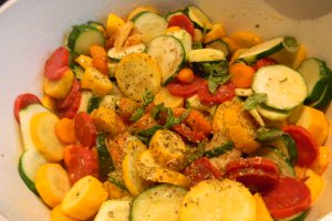Salata cu zucchini si chorizo