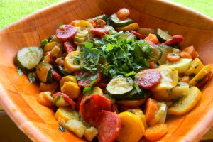Salata cu zucchini si chorizo