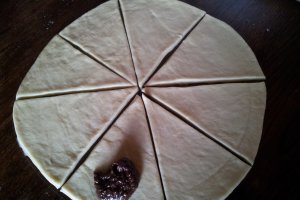 Mini-Cornuri cu nuca si cacao