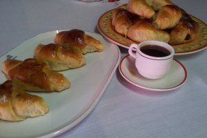 Mini-Cornuri cu nuca si cacao