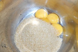 Prajitura cu crema capuccino ( reteta cu nr.700 )