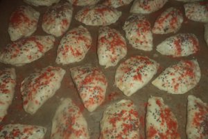 Placinte rumene cu branza la cuptor