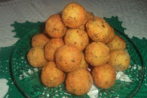 Bulete din branza si cascaval cu marar
