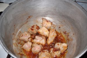 Tocanita de porc cu ceapa si ardei copt