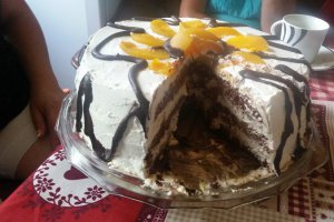 Tort cu crema de branza si piersici