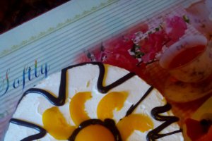 Tort cu crema de branza si piersici