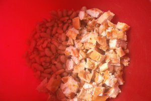 Salata de fasole boabe si piept de pui