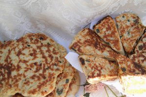Placinta cu branza  si ceapa verde