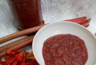 Dulceata de capsuni reteta cu rubarba