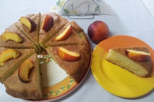 Prajitura insiropata cu gris si iaurt