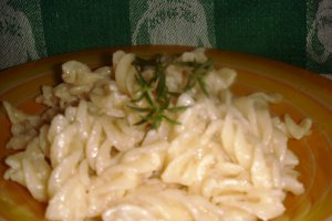FUSSILI CU BRANZA