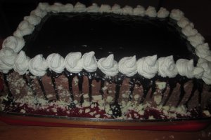 Tort deux chocolats (cu ciocolata alba si neagra)