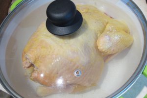 Pui la cuptor, umplut cu legume, ciuperci si orez
