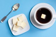 Puneti unt in cafea in loc de lapte - va ajuta sa slabiti si previne infarctul