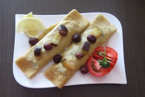 Clatite aperitiv cu vinete