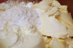 desert cheesecake simplu, cu lamaie ( fara coacere )