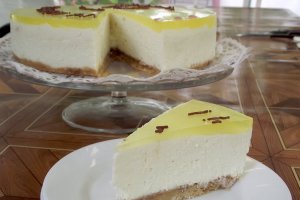 desert cheesecake simplu, cu lamaie ( fara coacere )