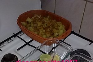 Scrumbie cu cartofi taranesti in vas roman