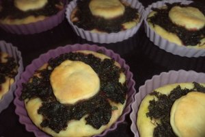 Minitarte cu stir rosu la cuptor