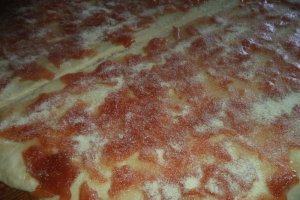 Trandafiri de post cu dulceata de gutui si seminte de canepa