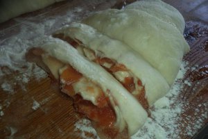 Trandafiri de post cu dulceata de gutui si seminte de canepa