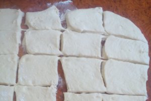 Triunghiuri cu crema de branza