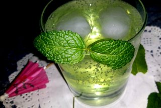 Sirop de menta de casa