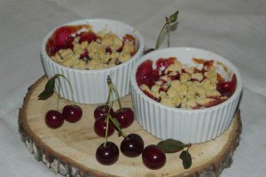 Crumble cu visine