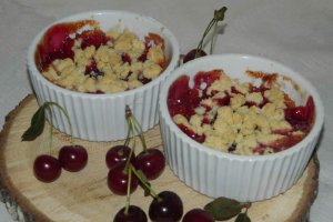 Crumble cu visine